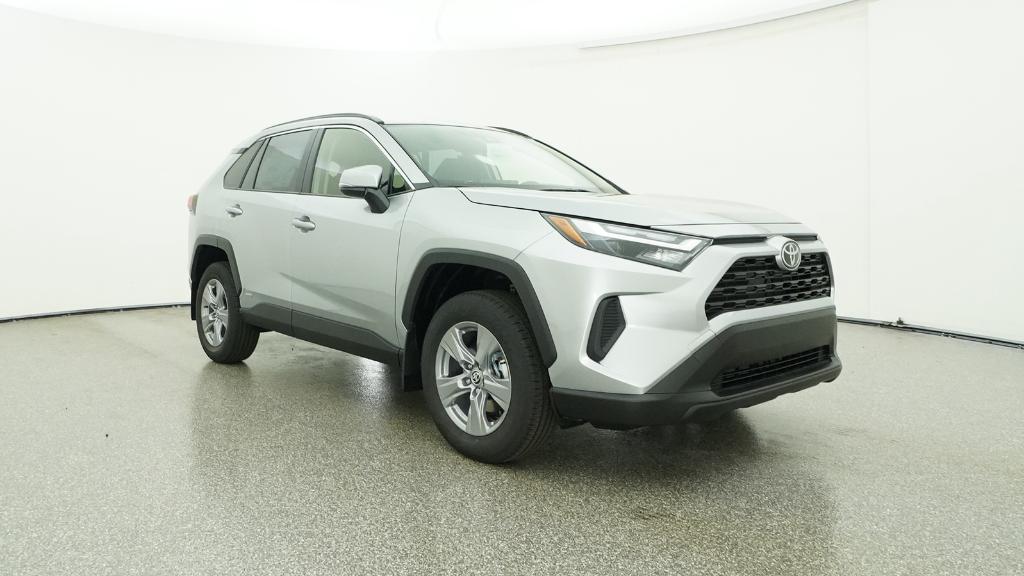 2025 Toyota RAV4 Hybrid XLE photo 4