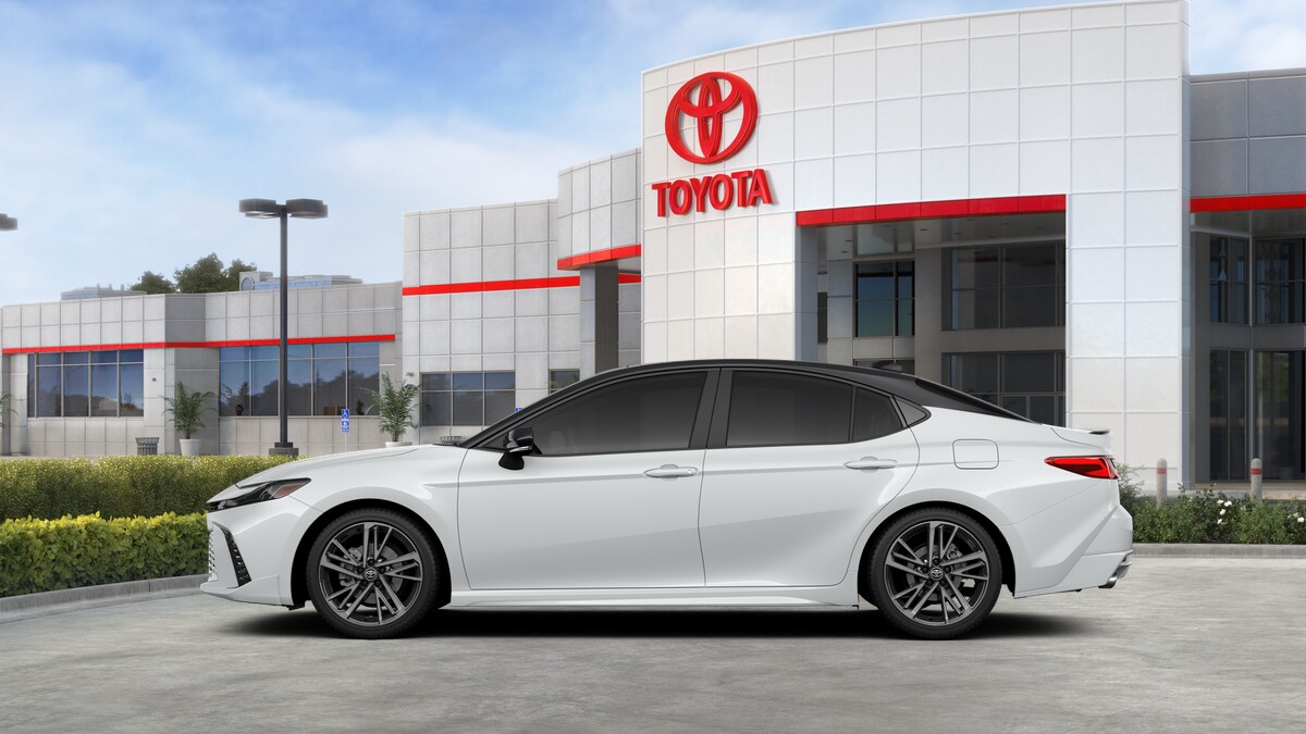 2025 Toyota Camry XSE photo 3