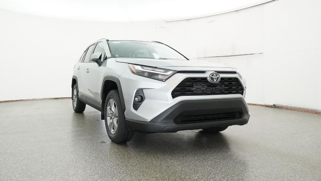 2025 Toyota RAV4 Hybrid XLE photo 4