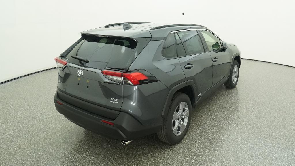 2025 Toyota RAV4 Hybrid XLE photo 3