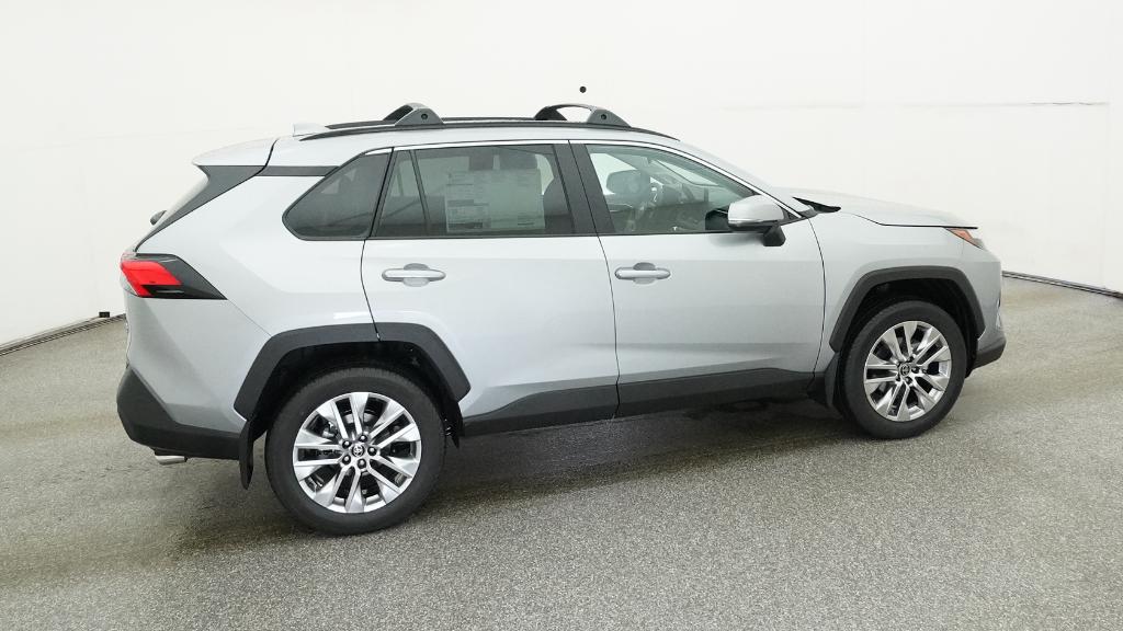 2025 Toyota RAV4 XLE Premium photo 3
