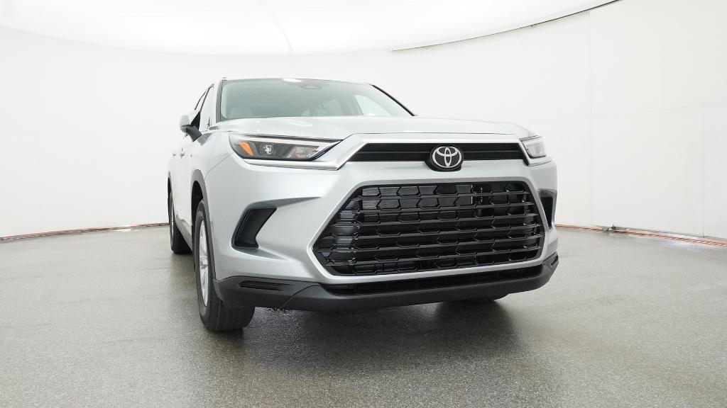 2026 Toyota Highlander Hybrid XLE photo 2