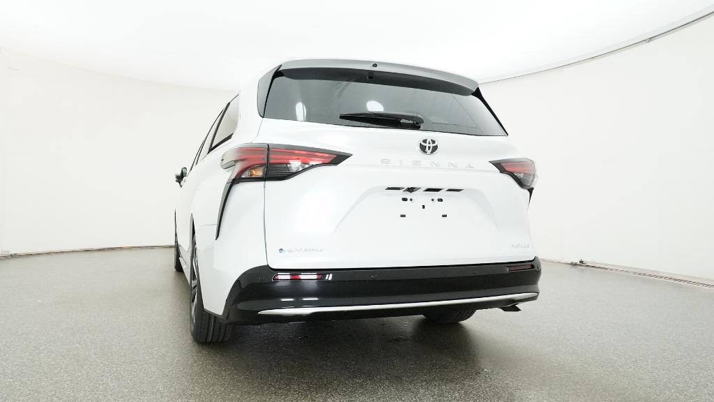 2026 Toyota Sienna Platinum photo 2