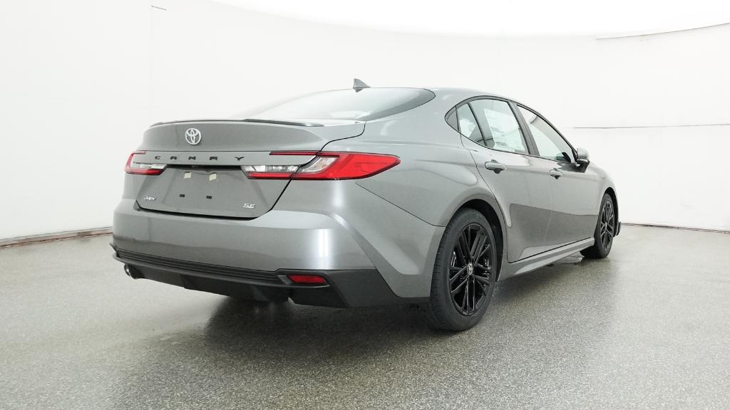 2025 Toyota Camry SE photo 4