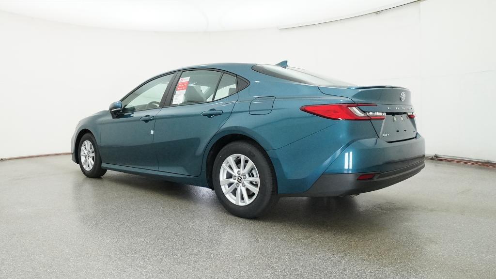 2026 Toyota Camry LE photo 4