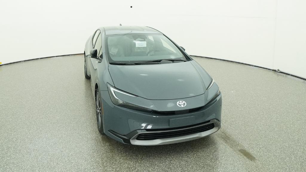 2026 Toyota Prius XLE photo 3