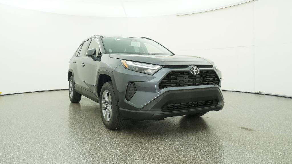 2025 Toyota RAV4 Hybrid XLE photo 3