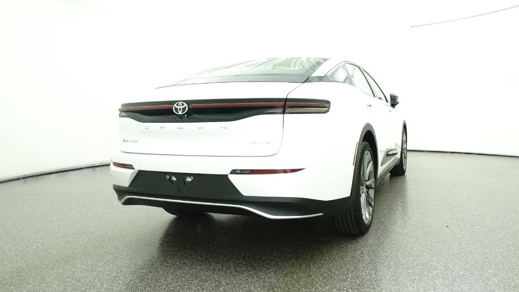 2026 Toyota Crown Limited - Photo 15
