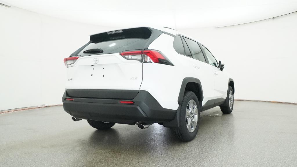 2025 Toyota RAV4 XLE photo 2