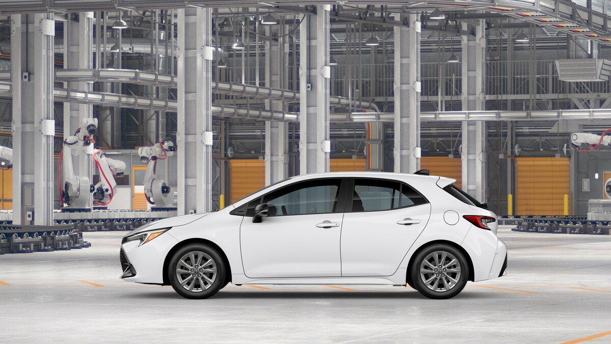 2026 Toyota Corolla SE photo 2