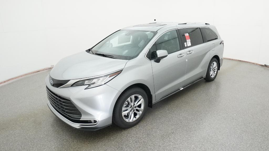 2025 Toyota Sienna Limited's photo