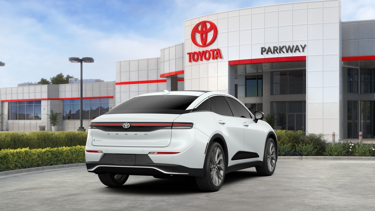 2026 Toyota Crown Limited - Photo 9