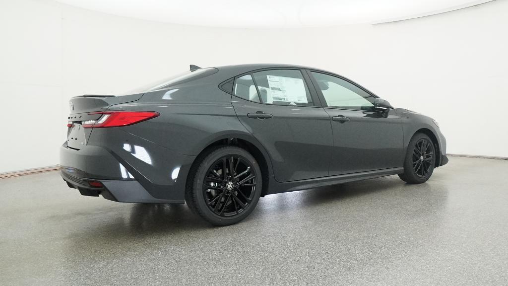 2026 Toyota Camry SE photo 4