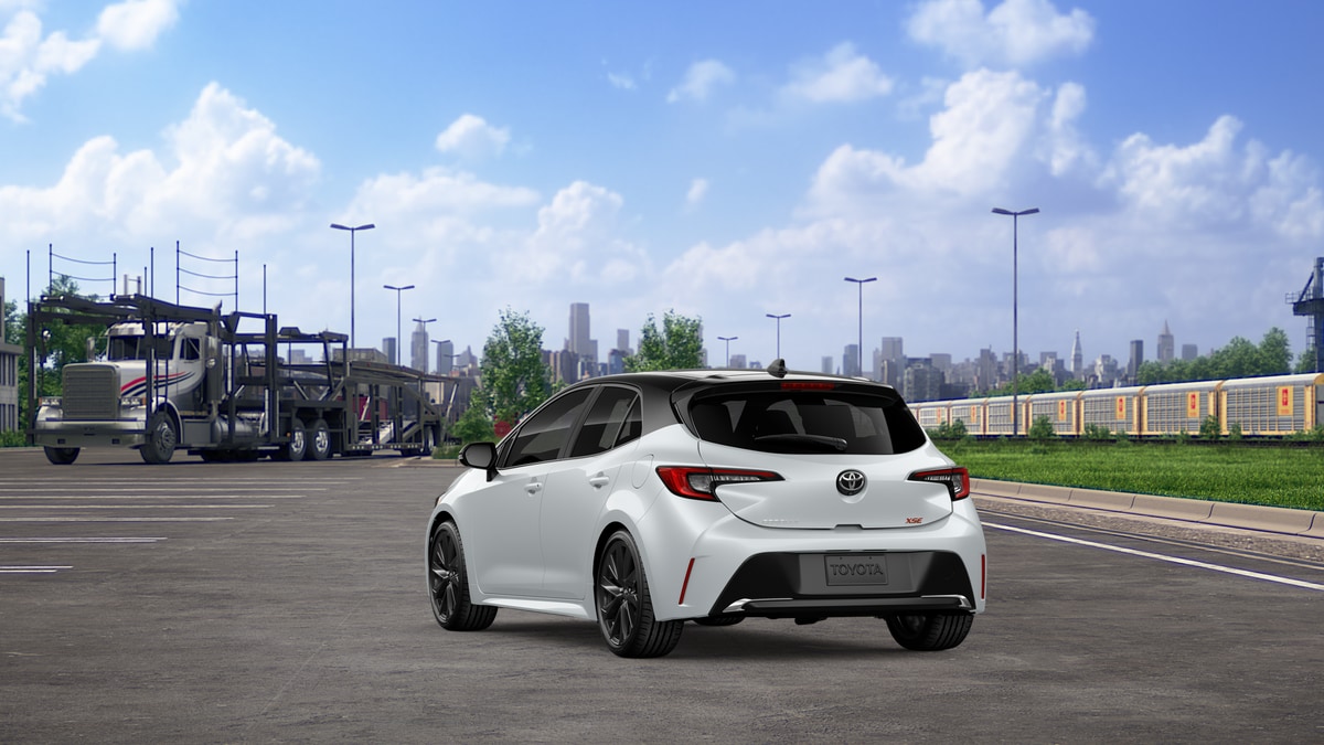 2027 Toyota Corolla Hatchback XSE - Photo 7