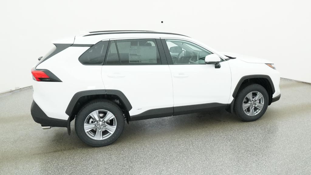 2025 Toyota RAV4 Hybrid XLE photo 2