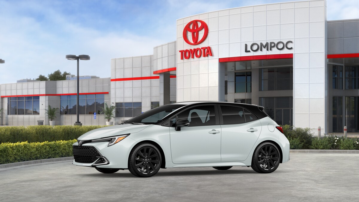 2026 Toyota Corolla Hatchback XSE - Photo 3