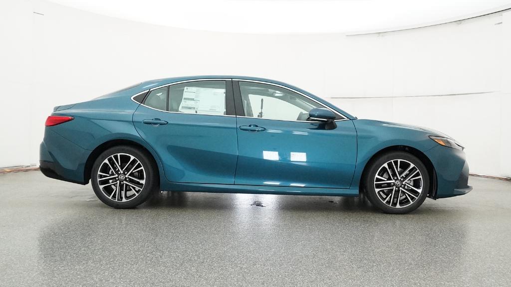 2026 Toyota Camry XLE photo 3