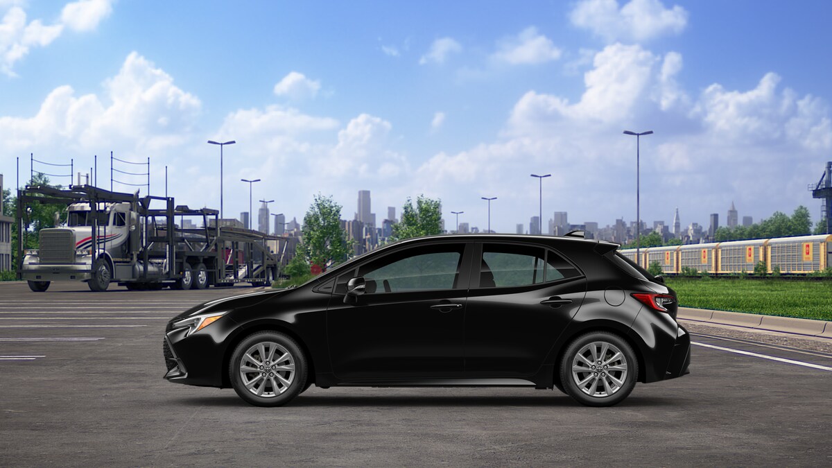 2025 Toyota Corolla SE photo 4