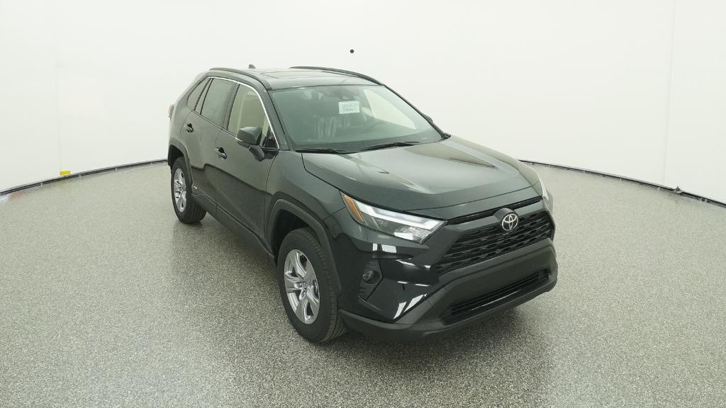 2025 Toyota RAV4 Hybrid XLE photo 3