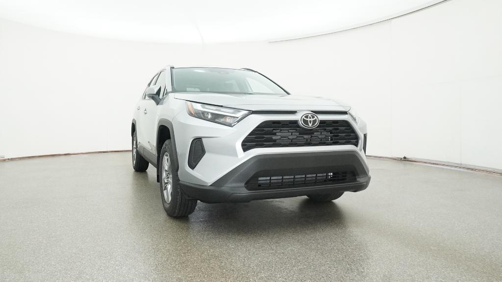 2025 Toyota RAV4 XLE photo 2