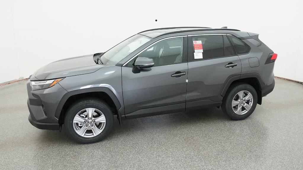 2025 Toyota RAV4 XLE photo 3