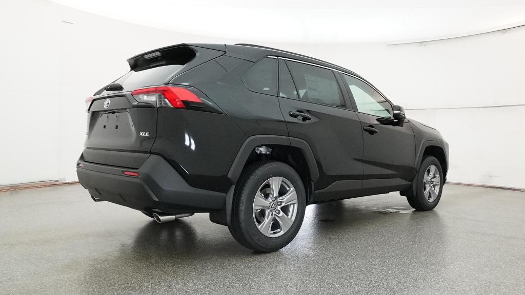 2025 Toyota RAV4 XLE photo 2