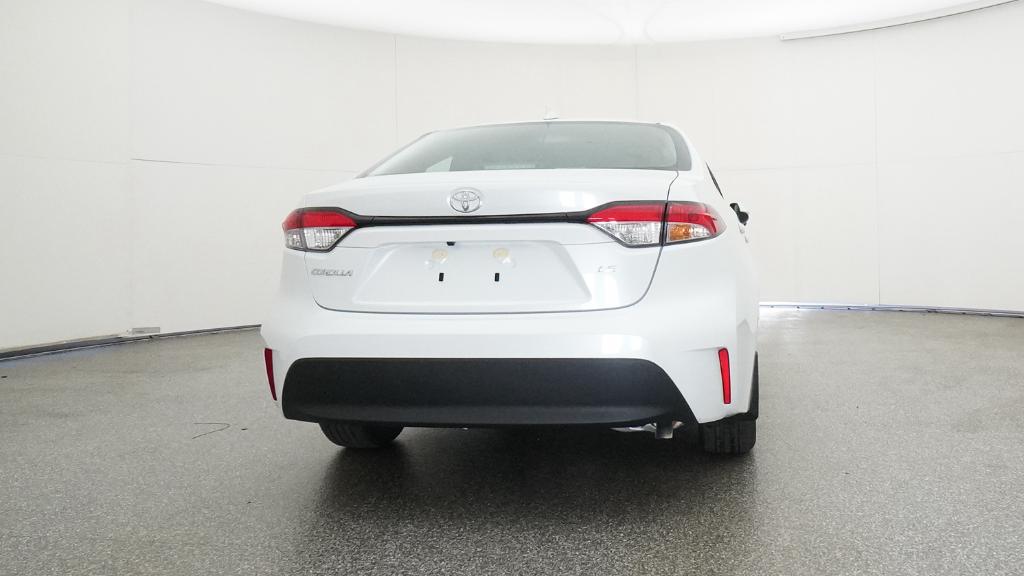 2026 Toyota Corolla LE photo 2