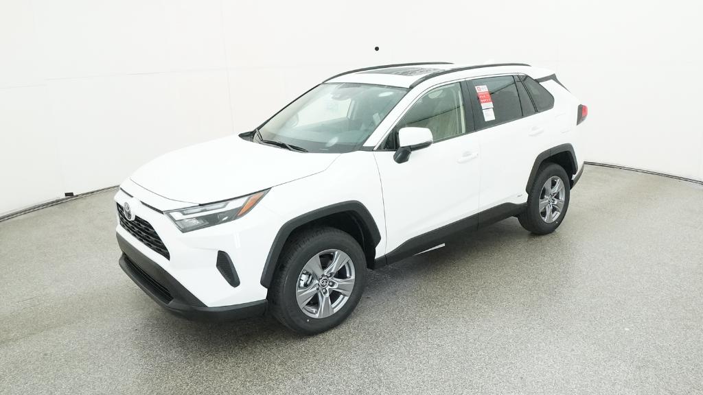 2025 Toyota RAV4 XLE's photo