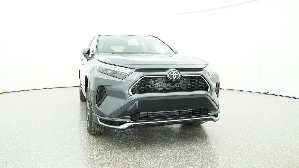 2025 Toyota RAV4 SE Hybrid photo 4
