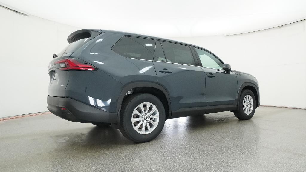 2026 Toyota Highlander Hybrid XLE photo 2