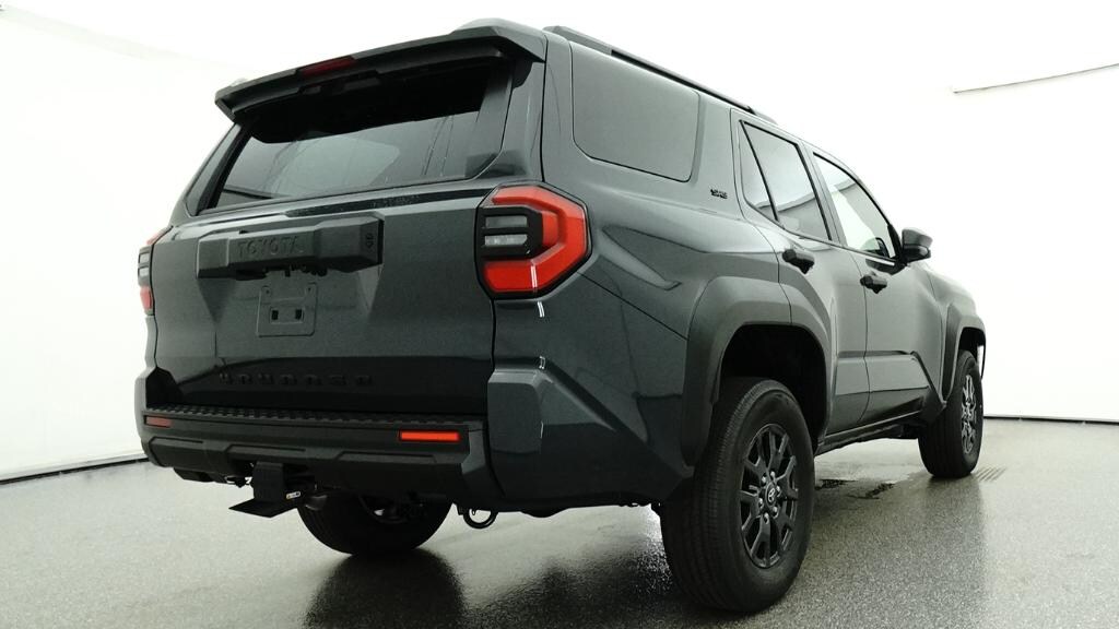 New 2026 Toyota 4Runner SR5 SUV