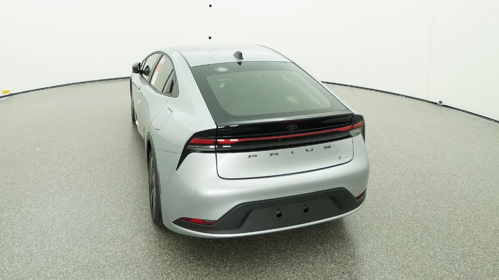 2026 Toyota Prius LE photo 3