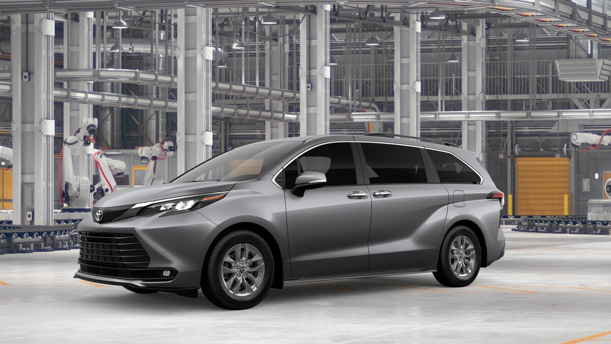 2026 Toyota Sienna XLE photo 2
