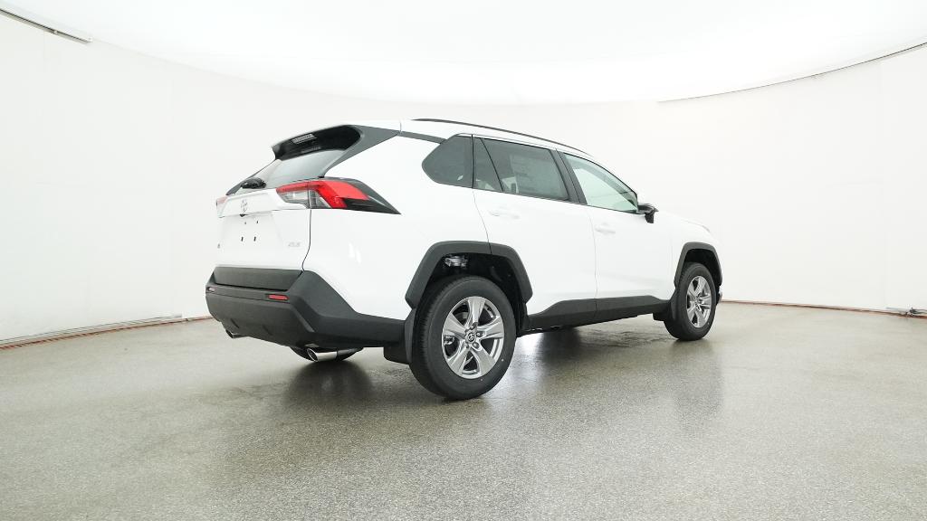 2025 Toyota RAV4 XLE photo 3
