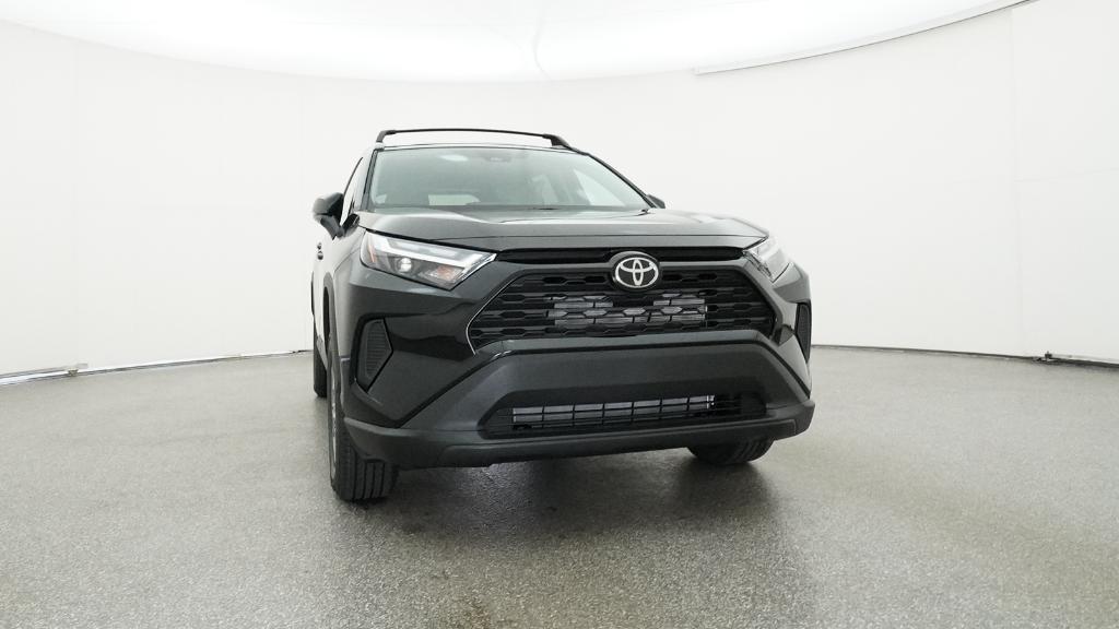 2025 Toyota RAV4 XLE photo 2