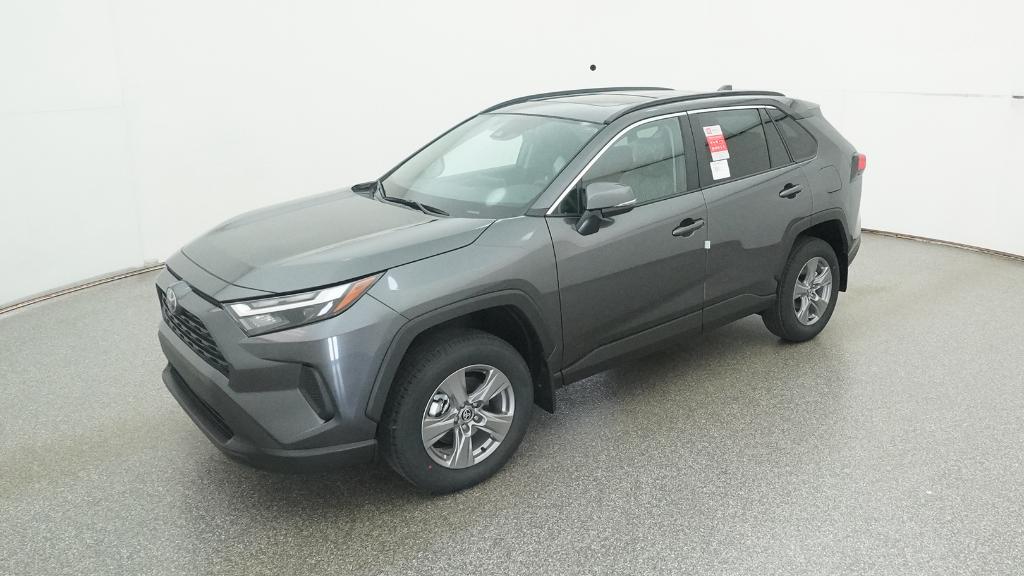 2025 Toyota RAV4 XLE's photo