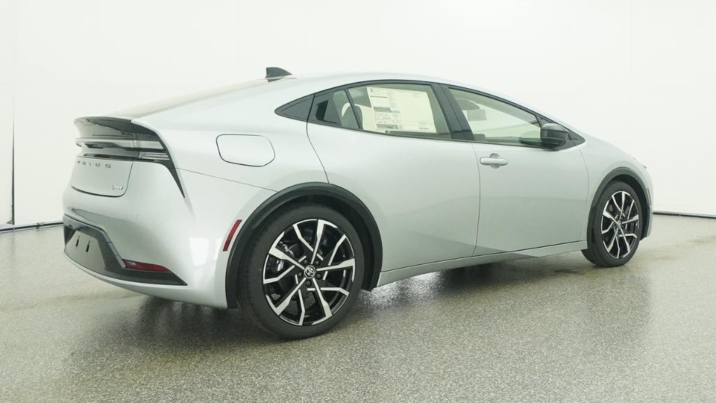 2026 Toyota Prius Plug-in Hybrid XSE - Photo 13