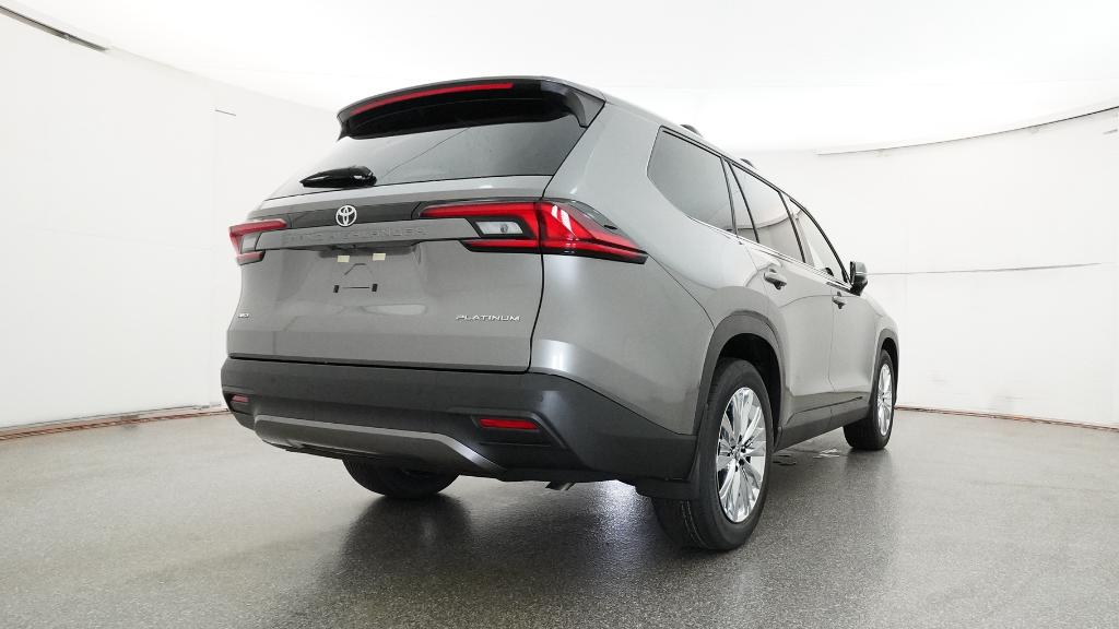 2026 Toyota Grand Highlander Platinum photo 2