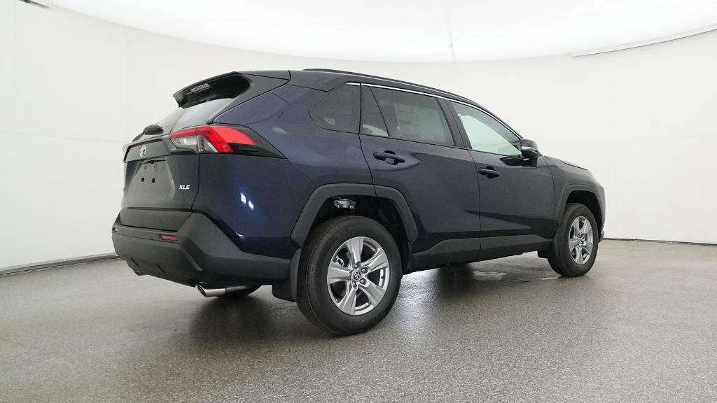 2025 Toyota RAV4 XLE photo 3