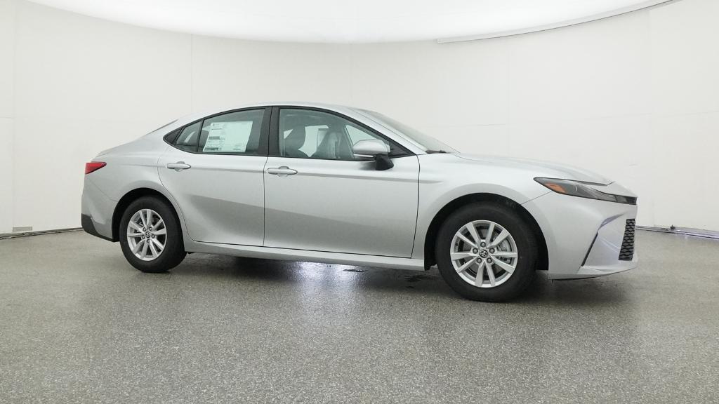 2026 Toyota Camry LE photo 3