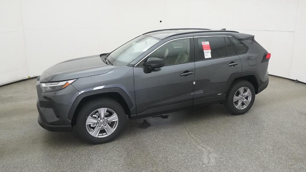 2025 Toyota RAV4 Hybrid LE photo 2