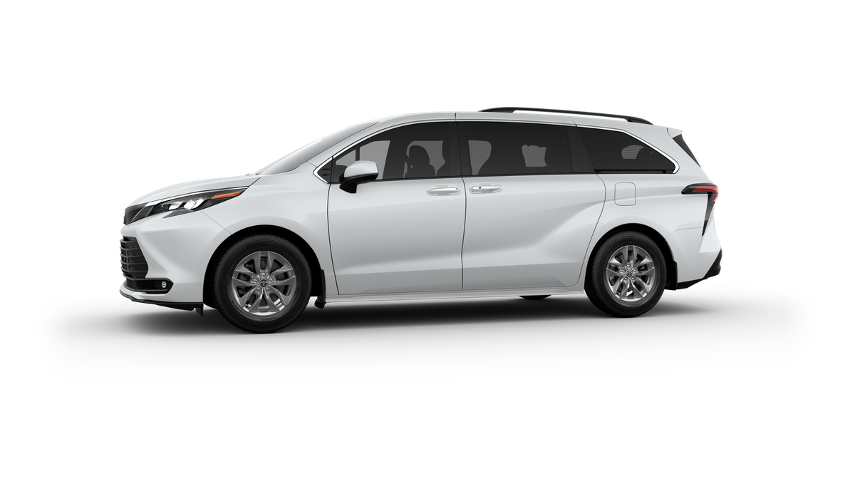 2025 Toyota Sienna XLE photo 4
