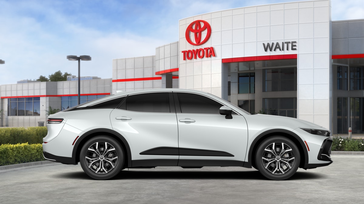 2026 Toyota Crown XLE - Photo 36