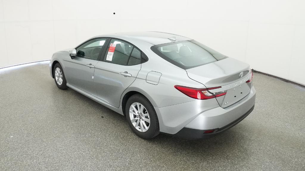 2026 Toyota Camry LE photo 4