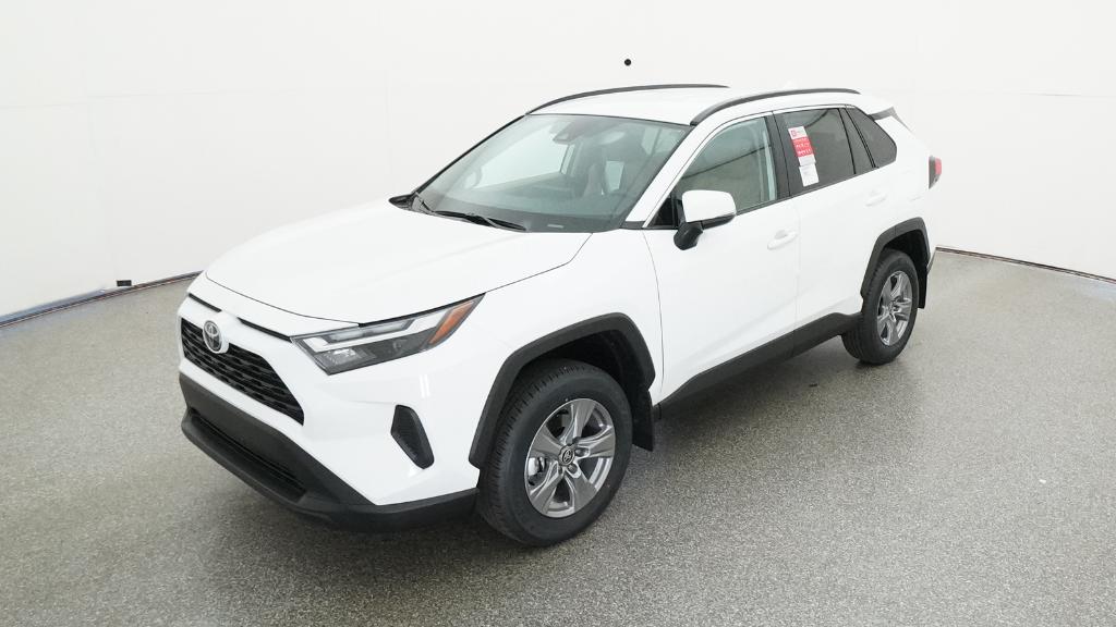 2025 Toyota RAV4 XLE's photo