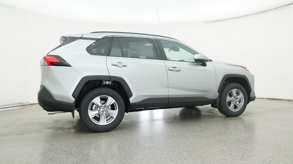 2025 Toyota RAV4 XLE photo 2
