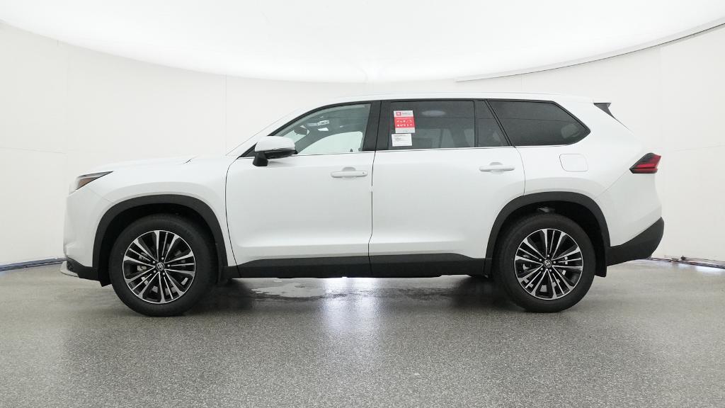 2026 Toyota Highlander Platinum Hybrid photo 3