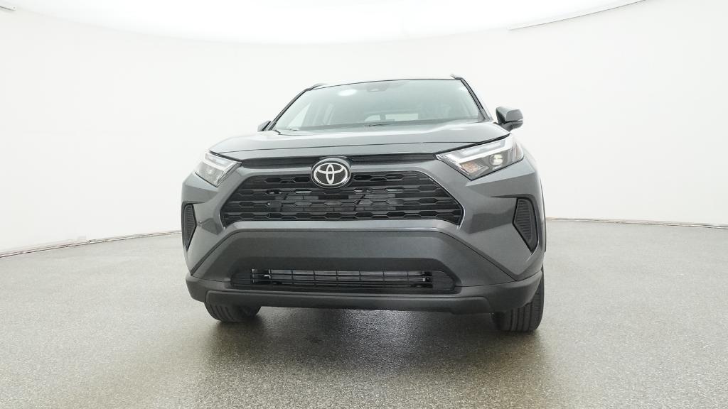 2025 Toyota RAV4 XLE photo 2