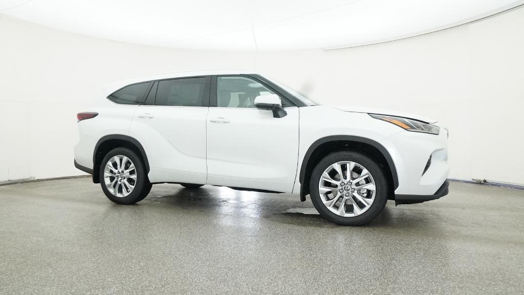 2025 Toyota Highlander Limited photo 2