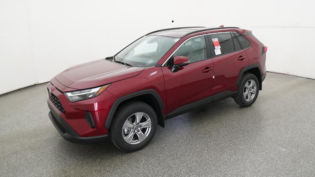2025 Toyota RAV4 XLE's photo